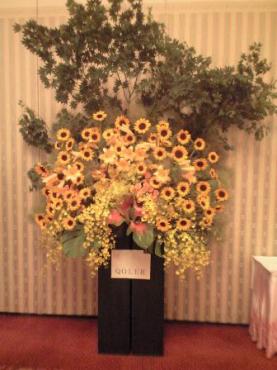 巨大装花　２０１１・６｜「まからず屋」　（鹿児島県鹿児島市の花キューピット加盟店 花屋）のブログ